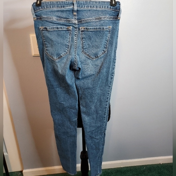 Old Navy Distressed Rockstar Mid-Rise Size 0 - Picture 5 of 8